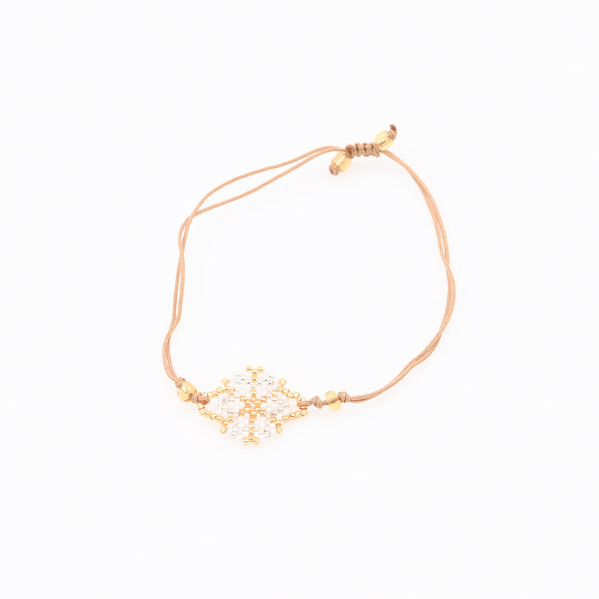 Gold and White Flower beaded bracelet